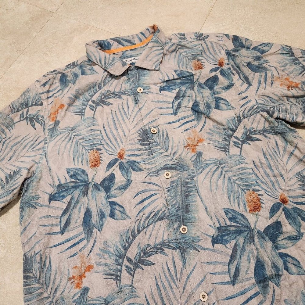 Tommy Bahama Mens XL 100% Silk Hawaiian Floral Nature Button Up Aloha T Shirt
